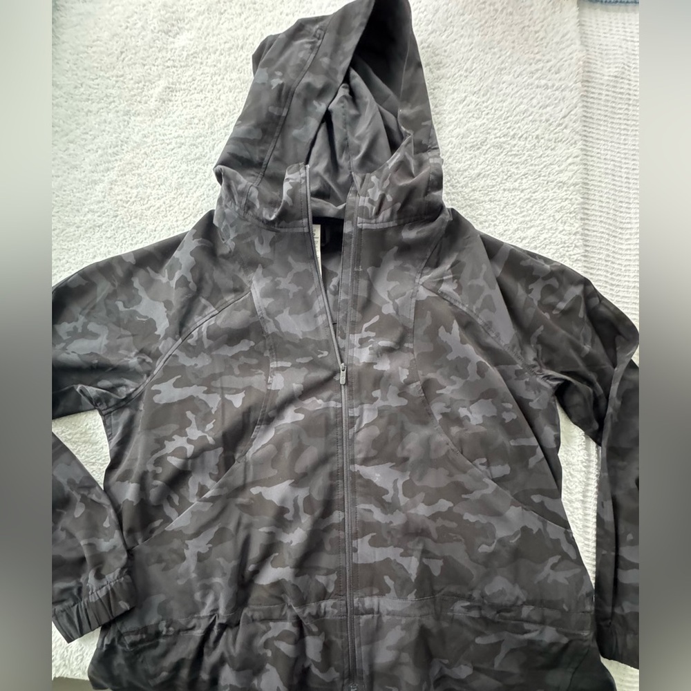 Lululemon Pack it up jacket